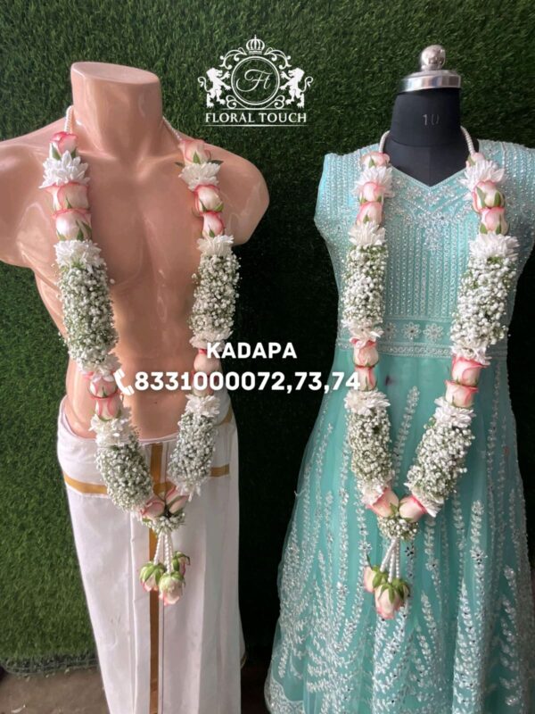 Elegant White and Pink Rose Wedding Garland with Baby’s Breath