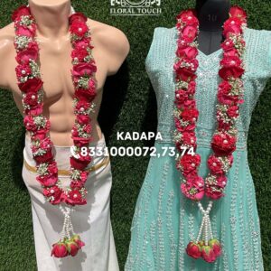 Vibrant Red Rose and Baby’s Breath Wedding Garland