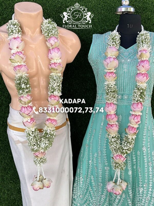 Luxurious Red and Cream Rose Wedding Garland - Image 2
