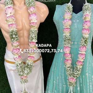 Luxurious Red and Cream Rose Wedding Garland