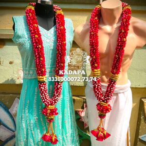 Traditional Indian Wedding Couple Garlands