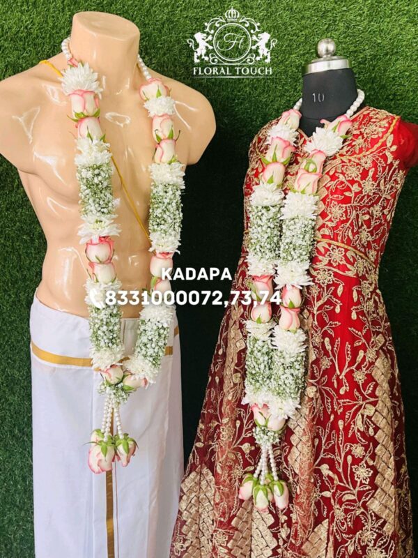Graceful White and Pink Rose Wedding Garland with Baby’s Breath and Chrysanthemum Accents - Image 2