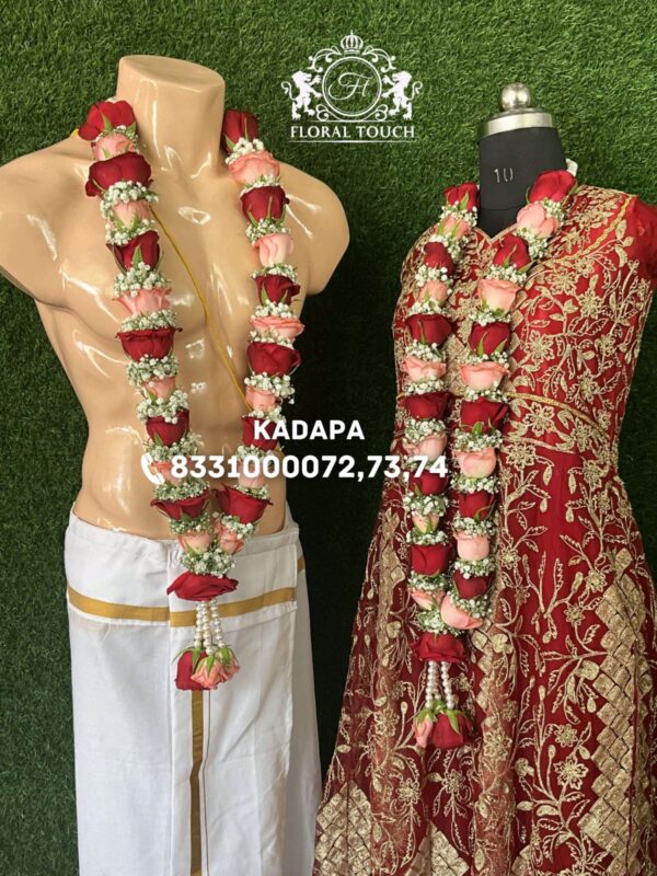 Elegant Red and Pink Rose Wedding Garland with Pearl Detailing