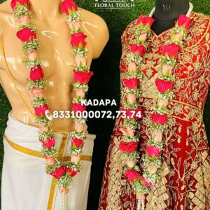 Vibrant Red and Pink Rose Wedding Garland with Baby’s Breath and Pearl Strands