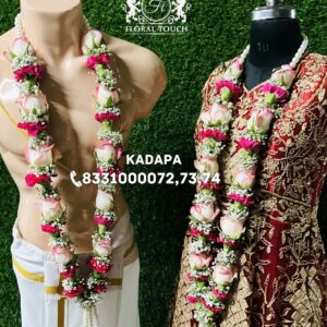Elegant White and Pink Rose Wedding Garland with Baby’s Breath and Pearl Strands
