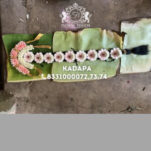Exquisite Floral Hairpiece for Wedding Bliss