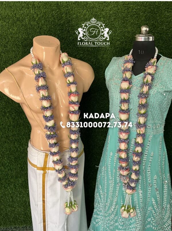 Breathtaking Rose Garlands for Your Special Day - Image 2
